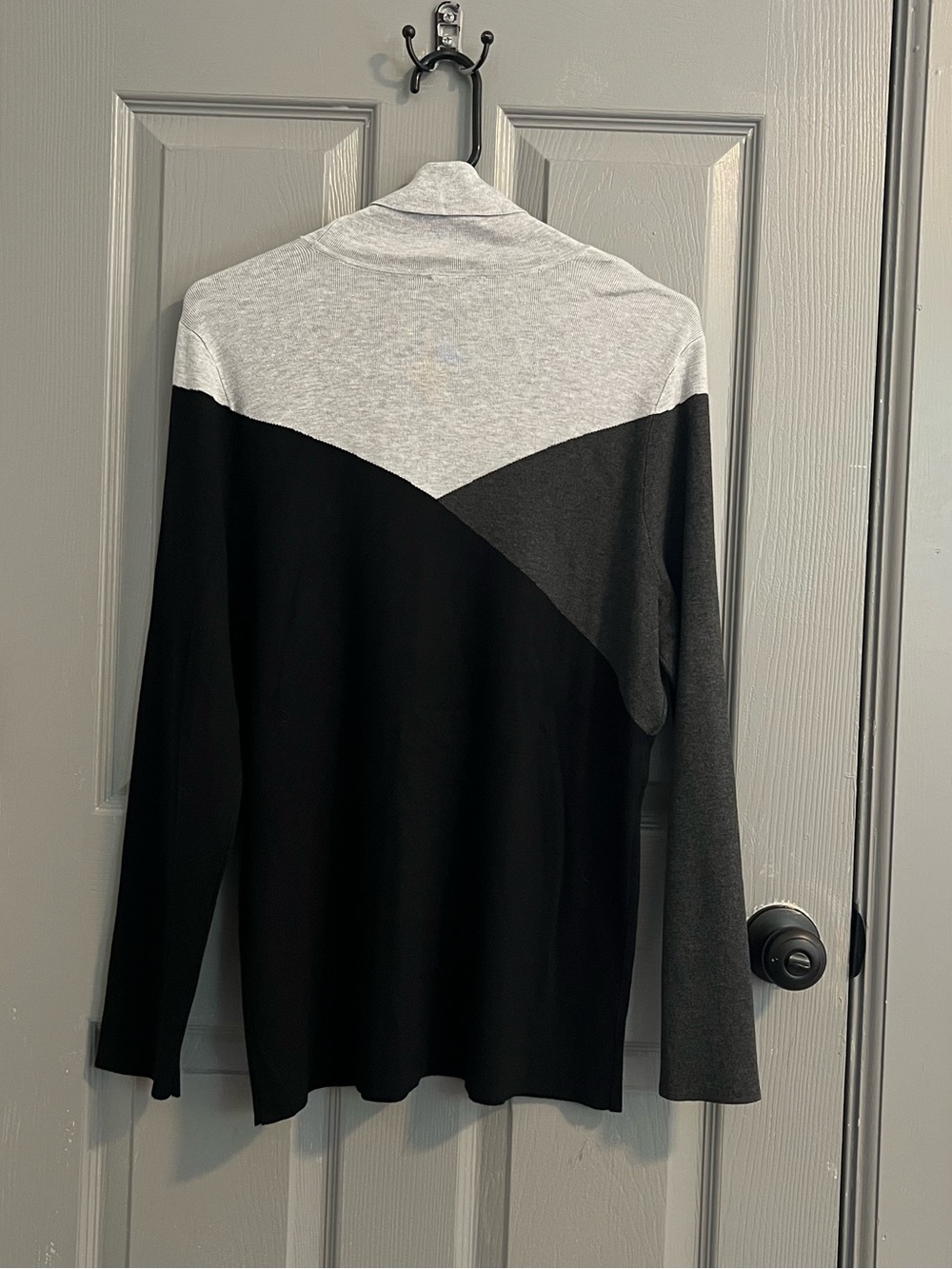 Chico's Black & Gray Colorblock Eco Turtleneck Knit Modern Lagenlook Artsy - Picture 8 of 8